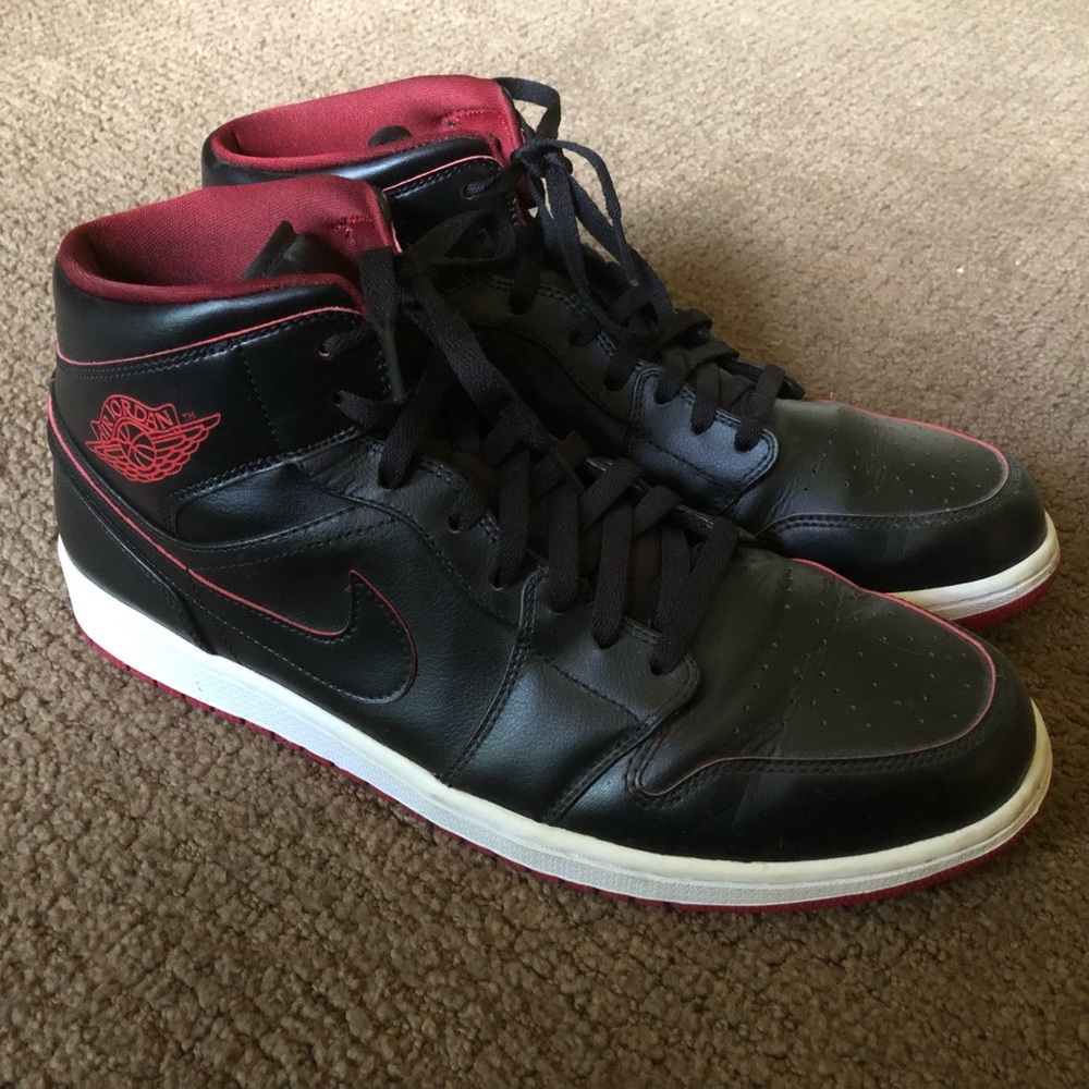 Air Jordan 1 Mid Black/Red